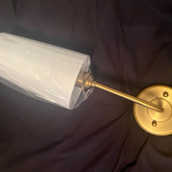 2 Wall Sconces - Gold - Picture 2 of 3